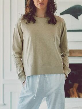 Leallo Harbor Long Sleeved Slub Tee Luxe Loungewear from the Hamptons in Dove L